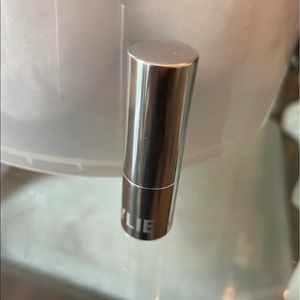 Kylie cosmetics creme lipstick